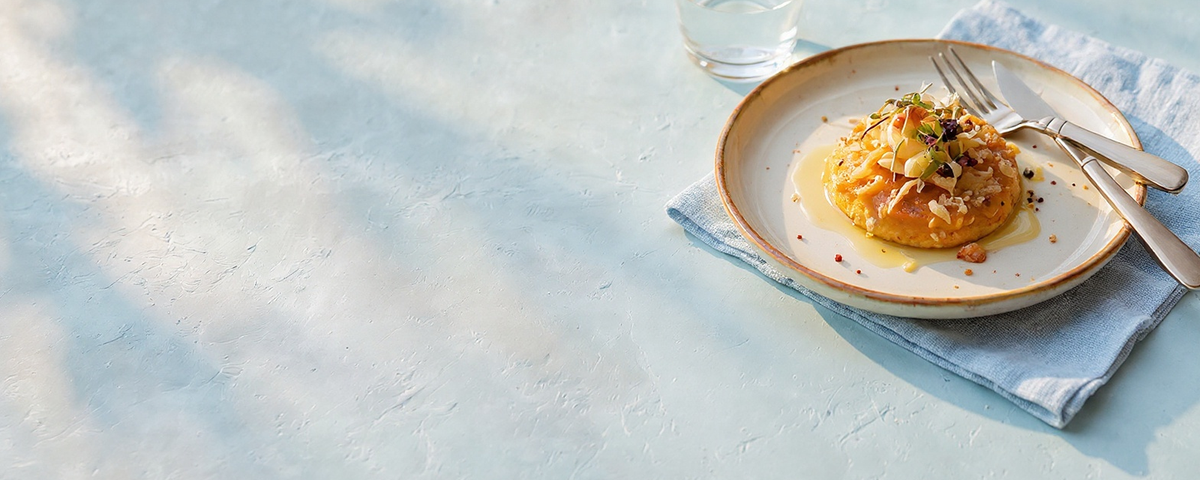 How to Avoid Bloating When You Eat Out